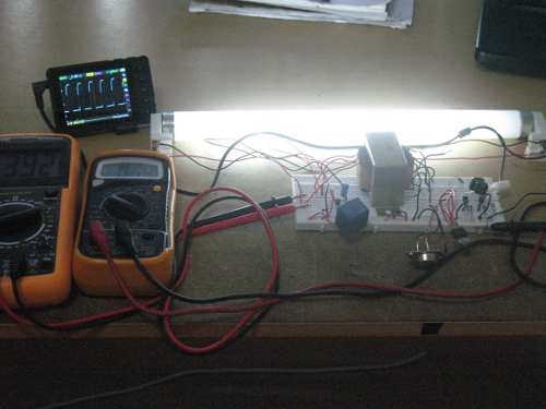 Figure 1. Fluorescent Tube Lamp Circuit